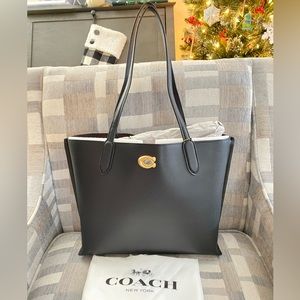 NWOT - Coach Willow Large Tote - Black